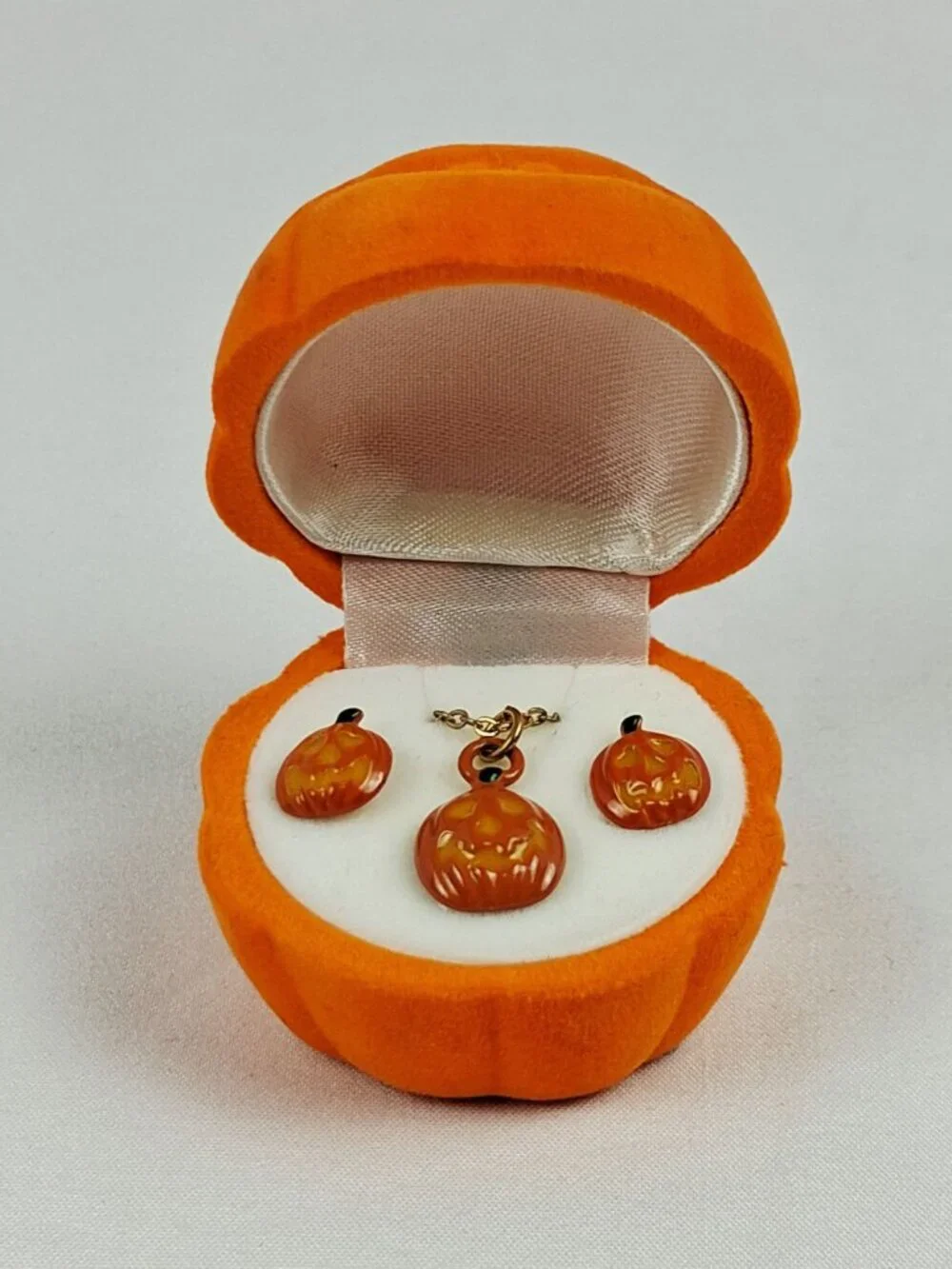 VTG Jack-O-Lantern Girls 16